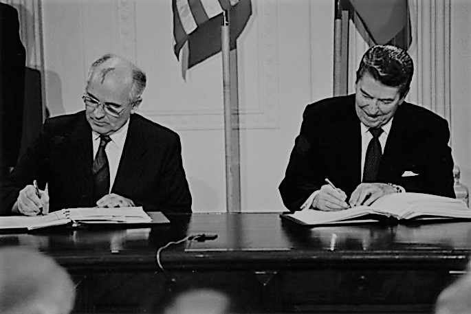 8.11-Reagan-Gorbachev-INF